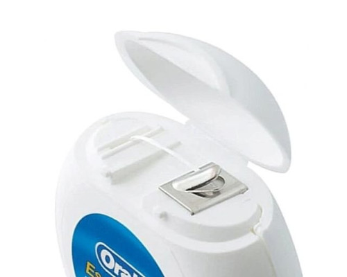 Oral-B Essential floss Зубна нитка вощена 50м Oral-B Essential floss Зубна нитка вощена 50м